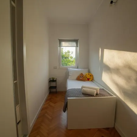 Apartment Luxury With Pool-the Box Srinjine